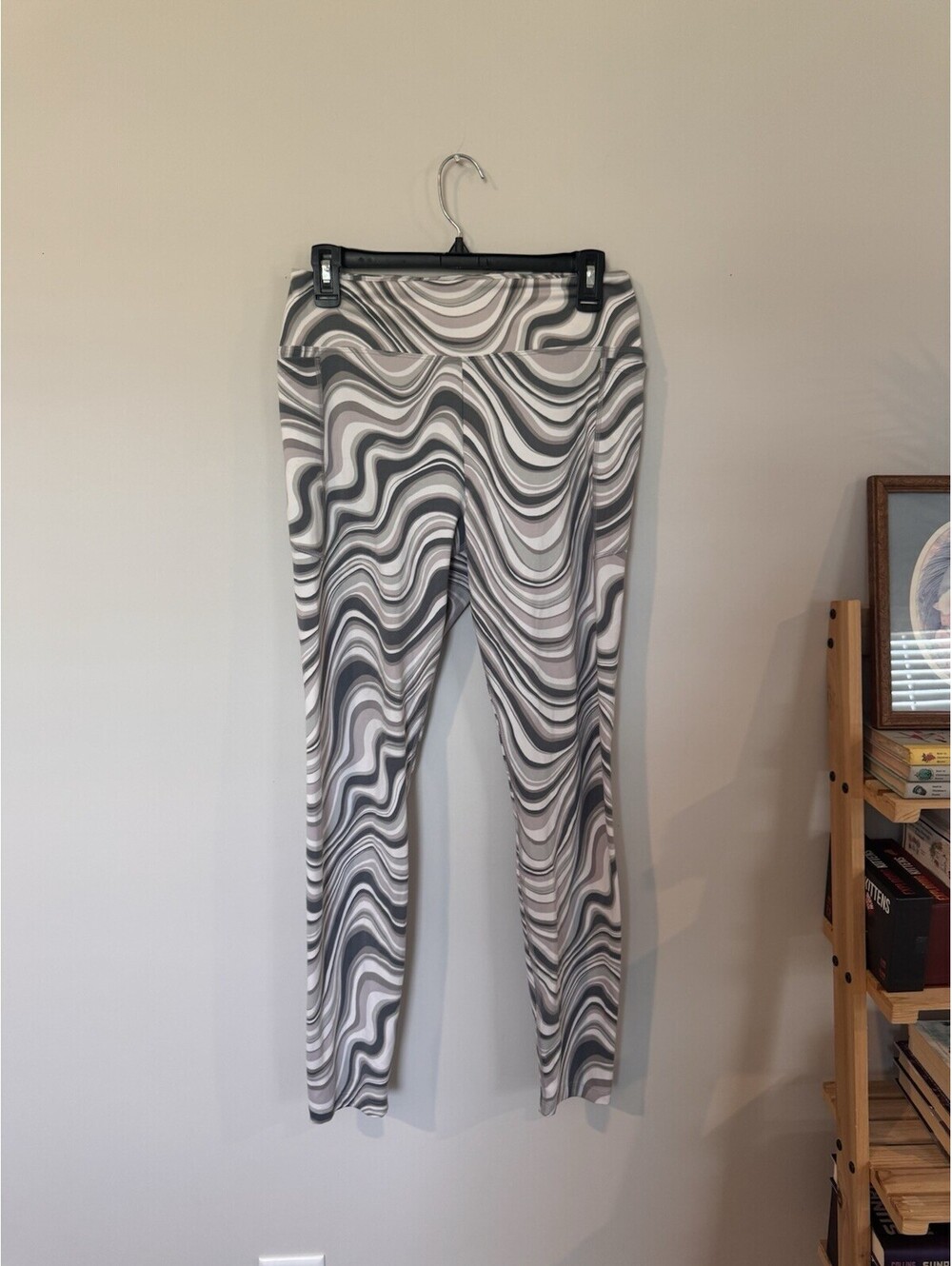 Victorias Secret Pink Active Marbled Style Women's Leggings Size Large